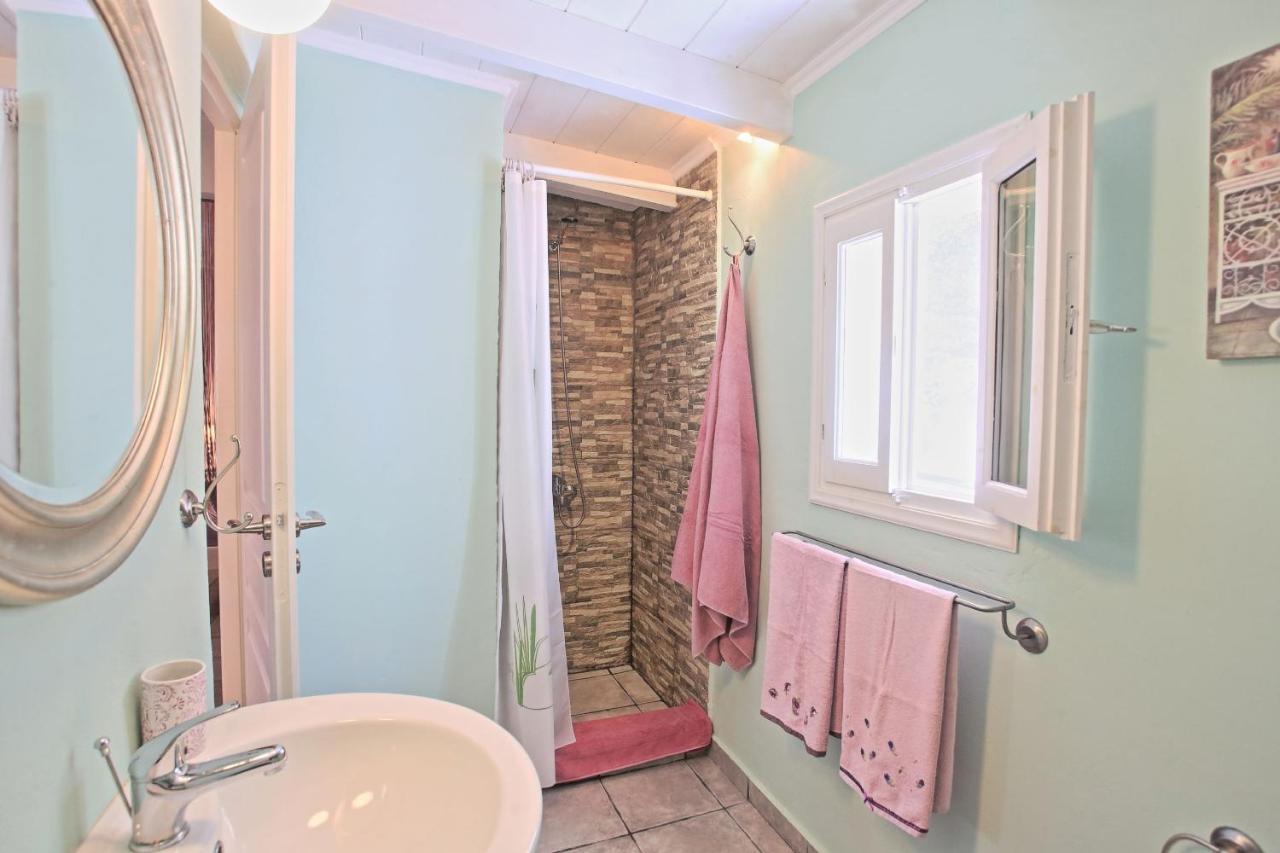 Lili Luxury Cottage Gaios Esterno foto